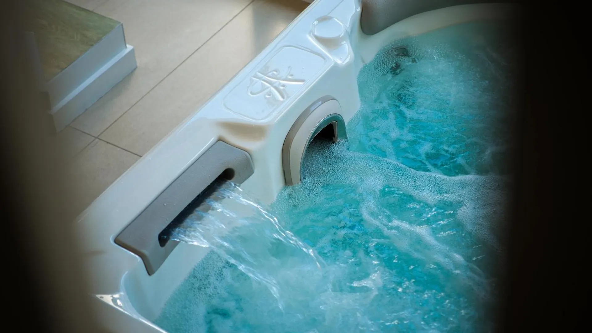 شقة Villa Bono Jacuzzi & Spa سا لُرون دو فار فرنسا