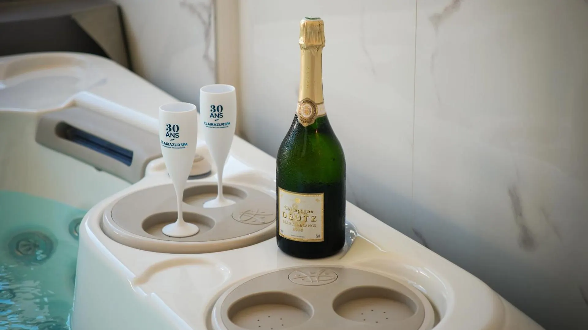 Villa Bono Jacuzzi & Spa سا لُرون دو فار فرنسا